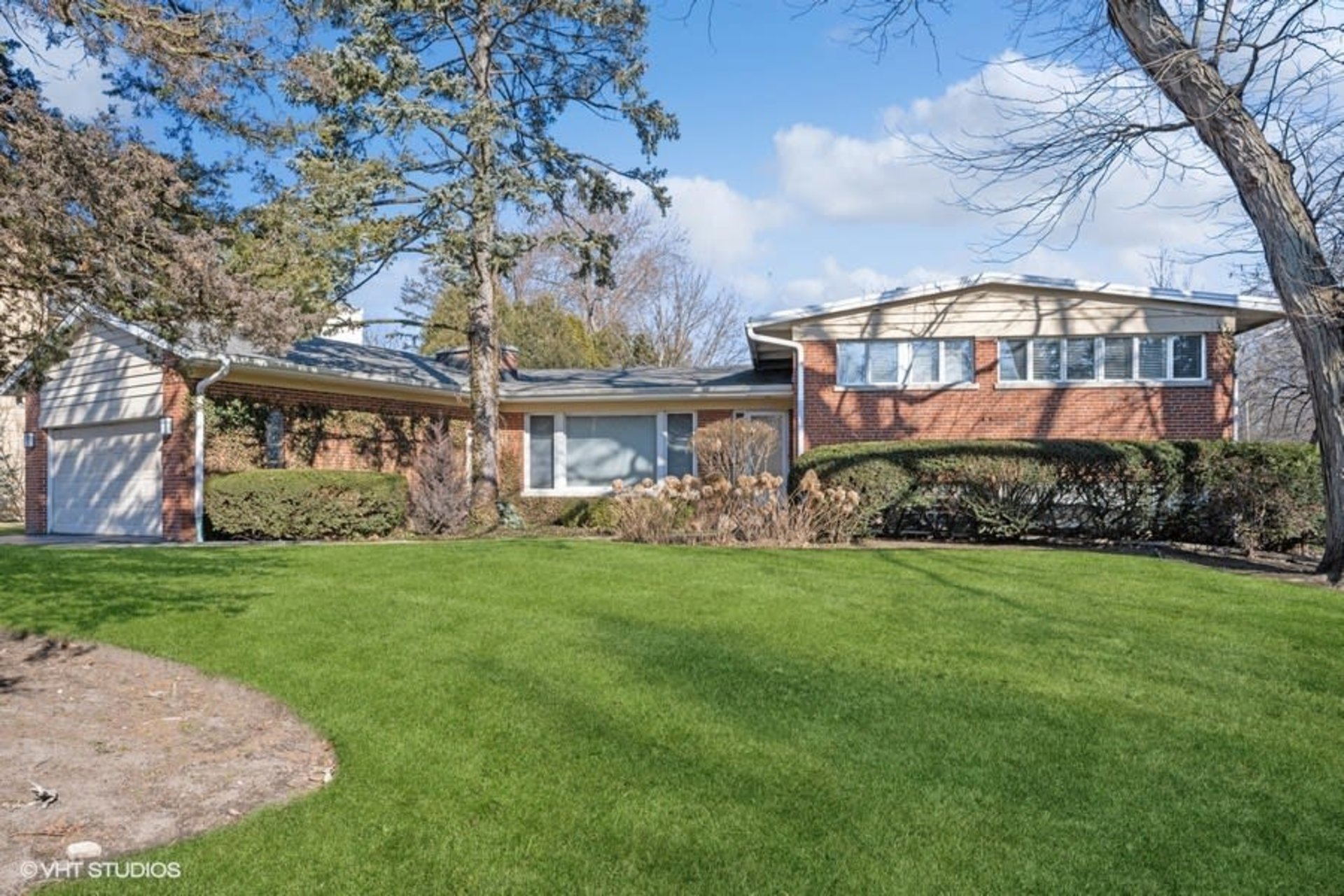 1133 Mayfair Lane, Glencoe — sold