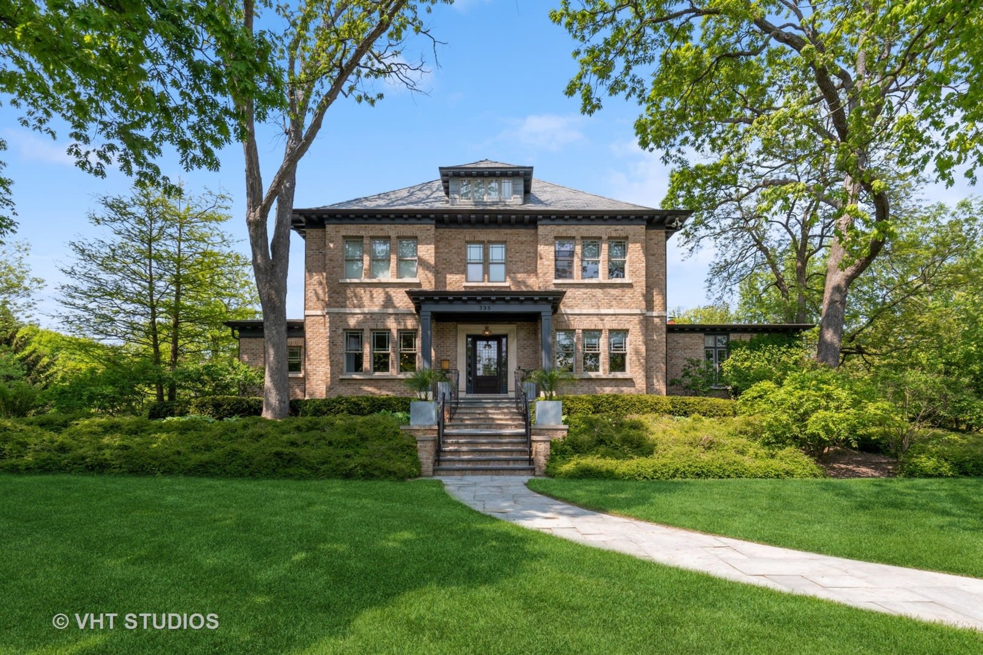 395 Greenleaf Avenue, Glencoe