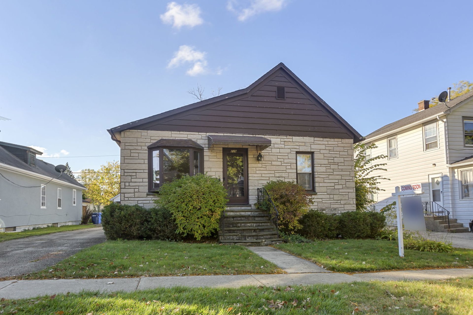 239 Sheridan Avenue, Highwood