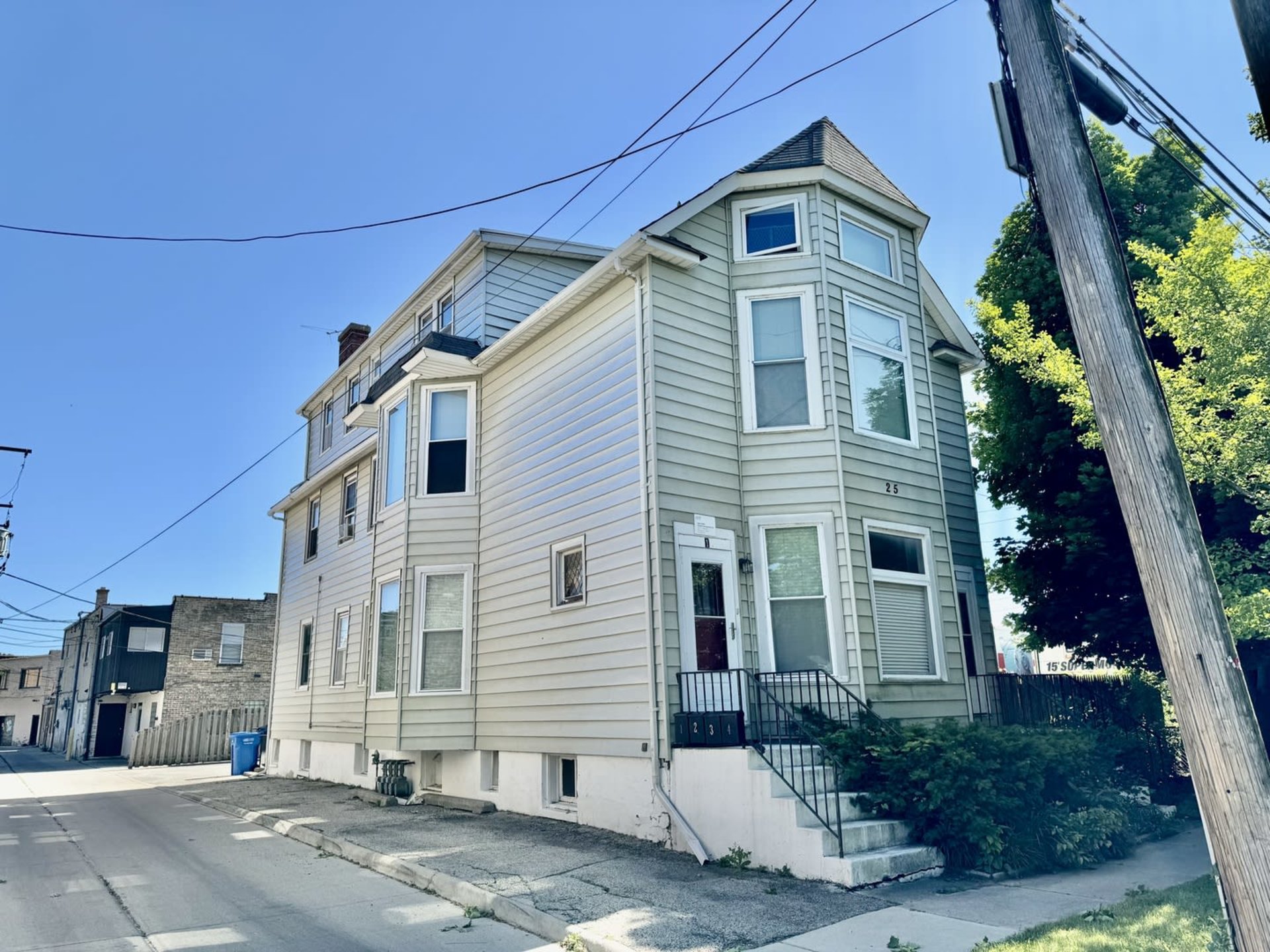 25 Webster Avenue, Highwood — sold