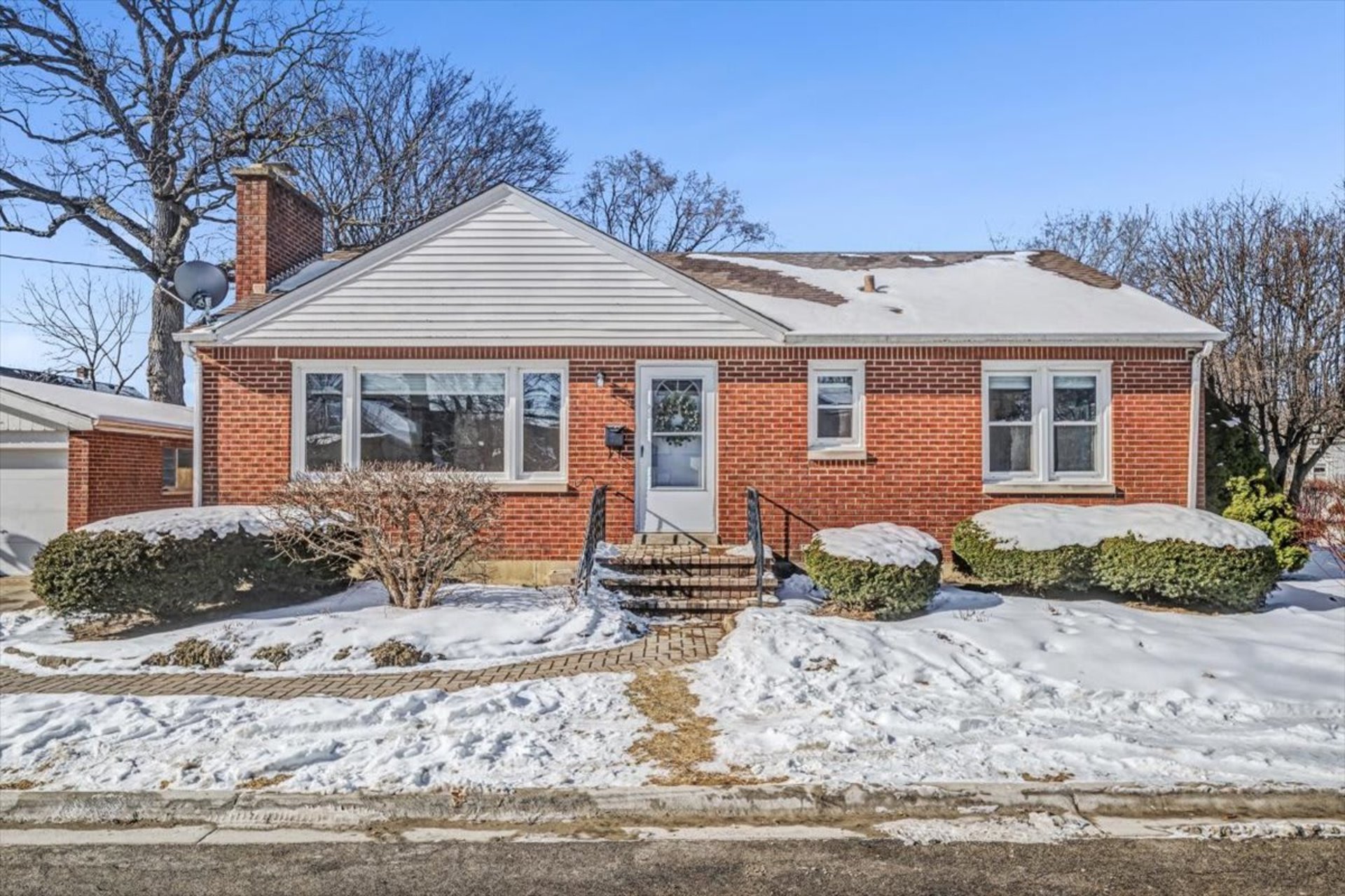 137 Highwood Avenue, Highwood — sold