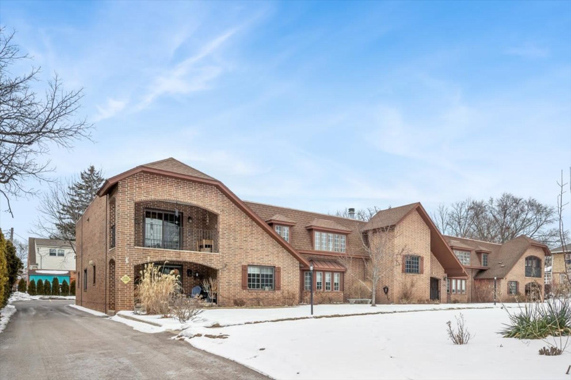 330 Highwood Avenue, Highwood — sold