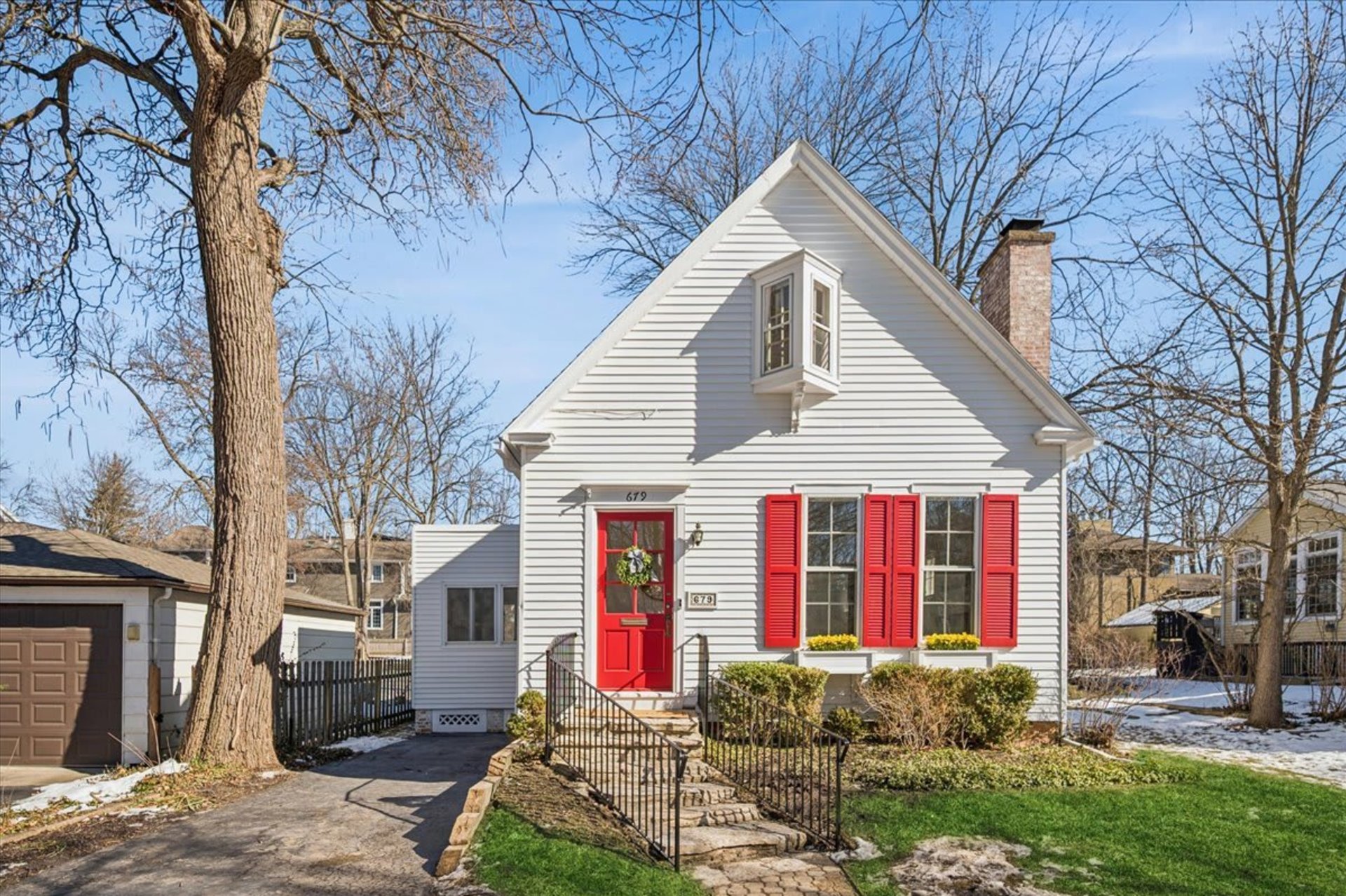 679 Bluff Street, Glencoe — sold