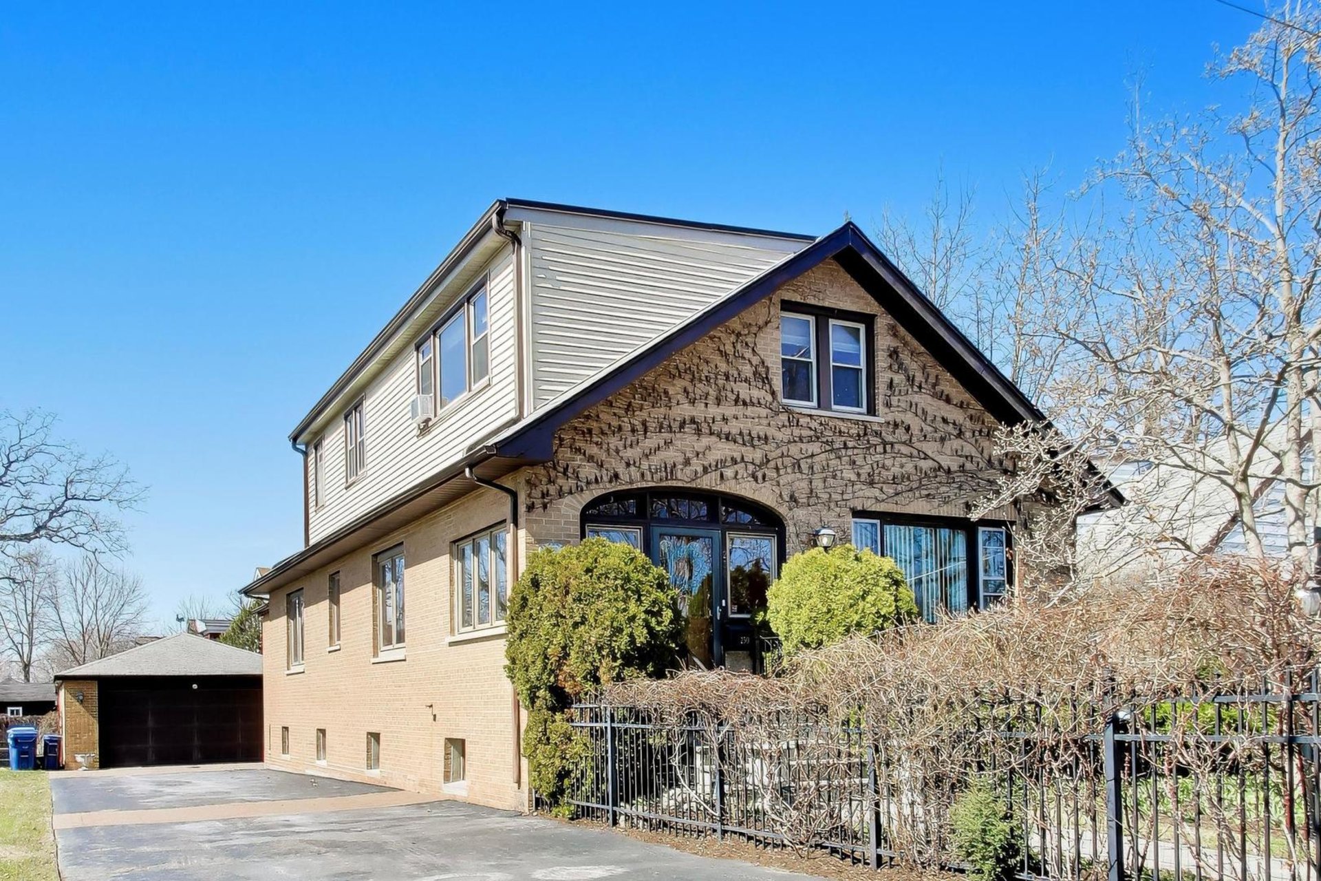250 High Street, Highwood