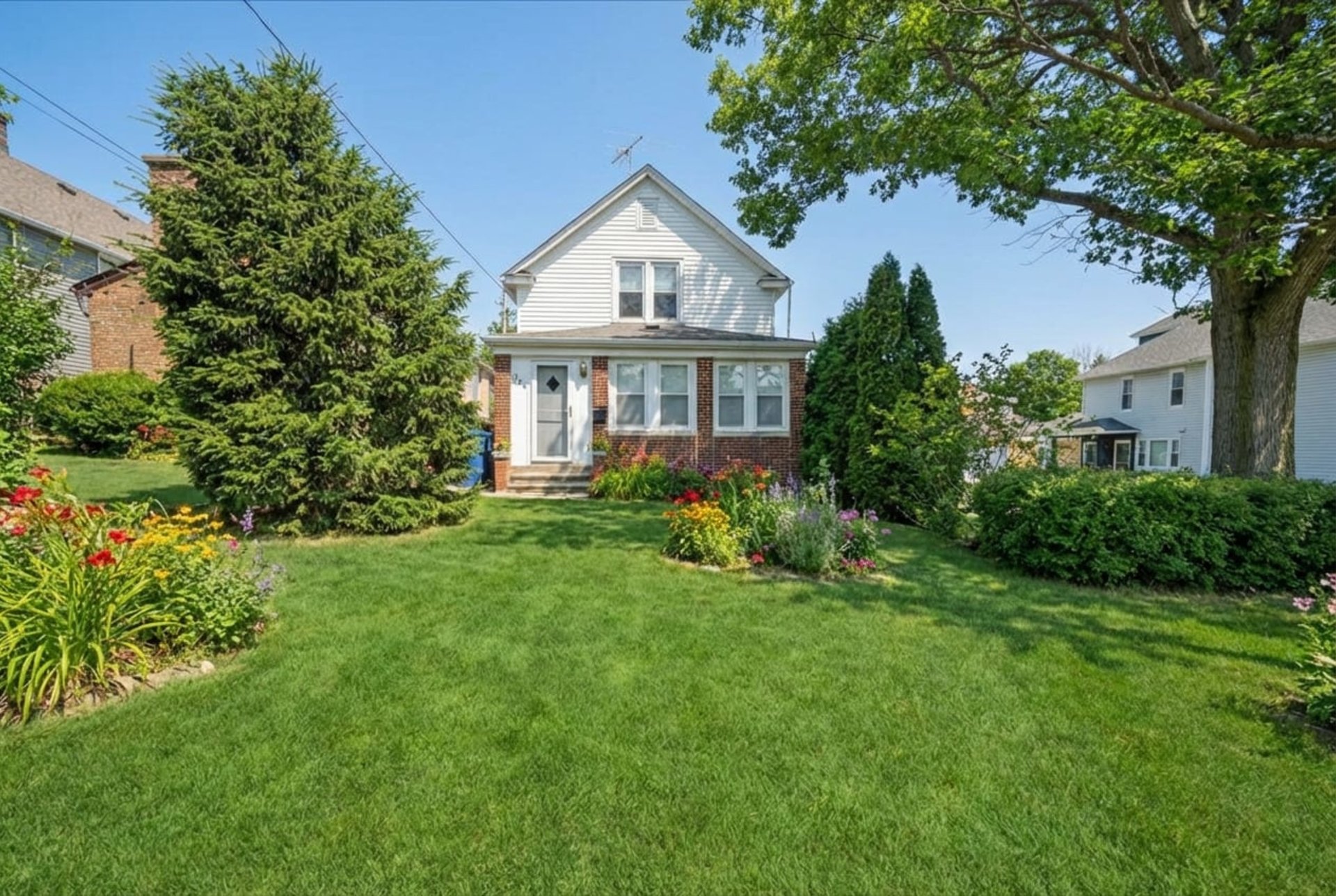 225 Burchell Avenue, Highwood